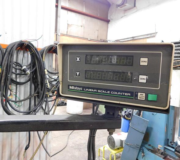 Used 1984 Supermax Vertical Milling Machine YCM16VS