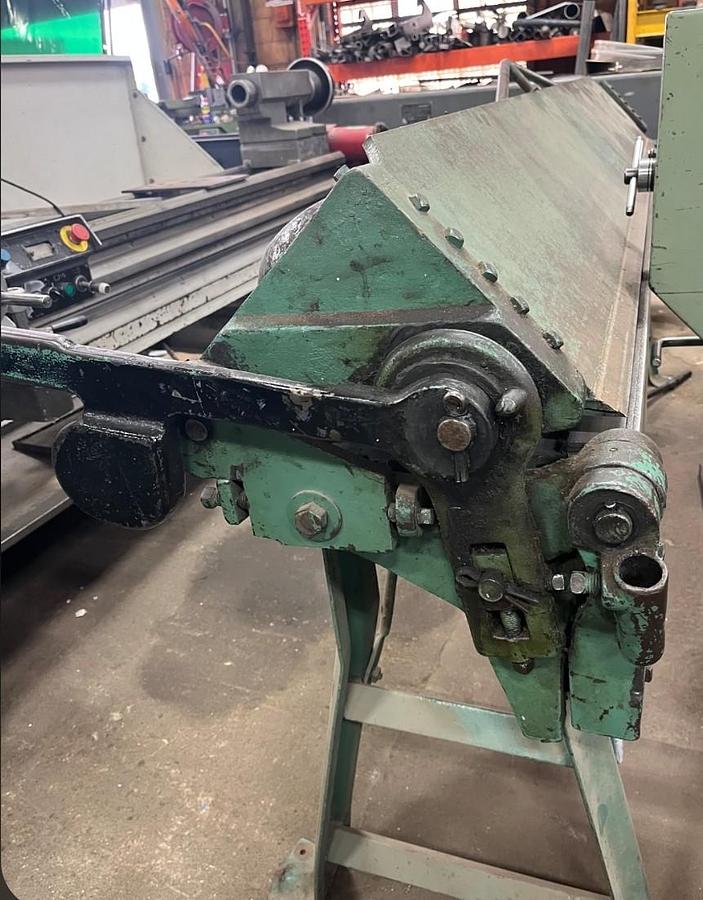 Used Chicago Dries & Krump 816 8' x 16ga Apron Brake