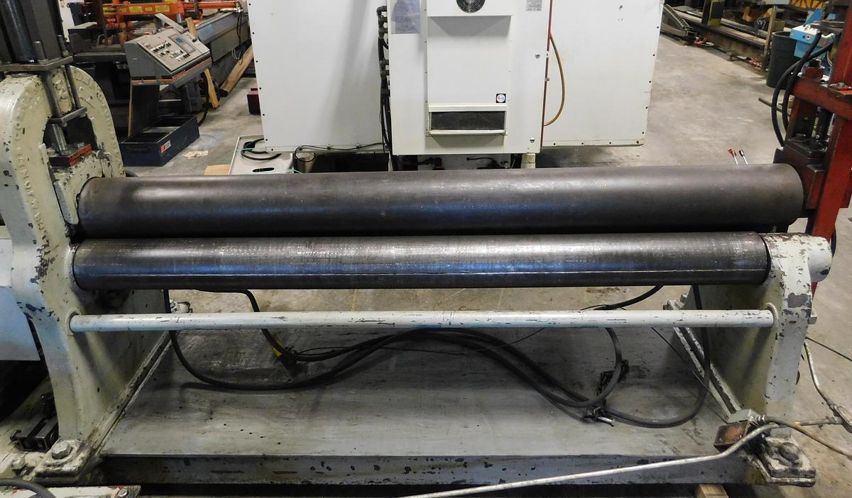 Used Hilles & Jones 8' x 3/8 Pyramid Plate Roll