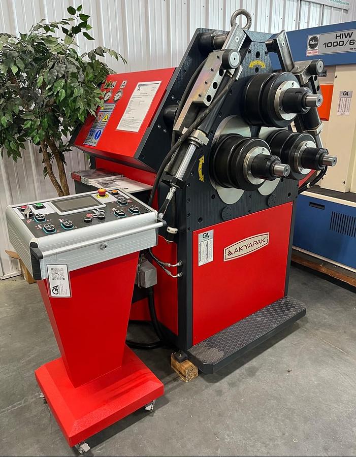 Akyapak APK 81 3" x 3" x 3/8" Hydraulic Angle Roll APK 81