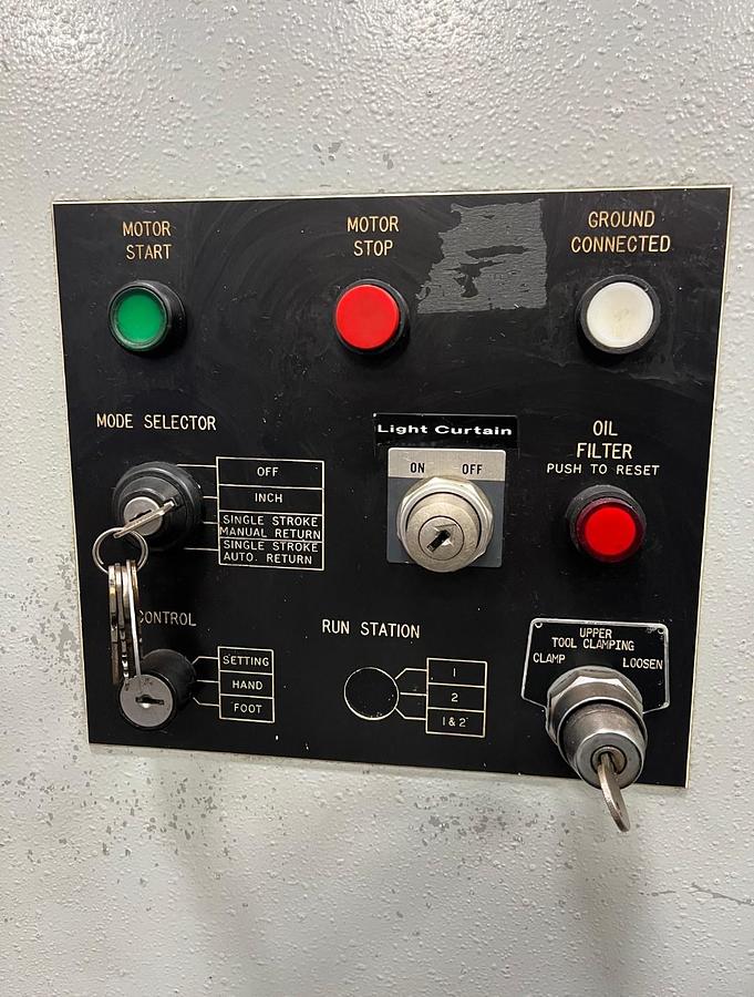 Used 1992 Pacific 14' x 230 Ton Fabri Former CNC Press Brake FF230-14IIS