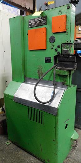 Used Mubea 28 Ton Hydraulic Ironworker HPS-250