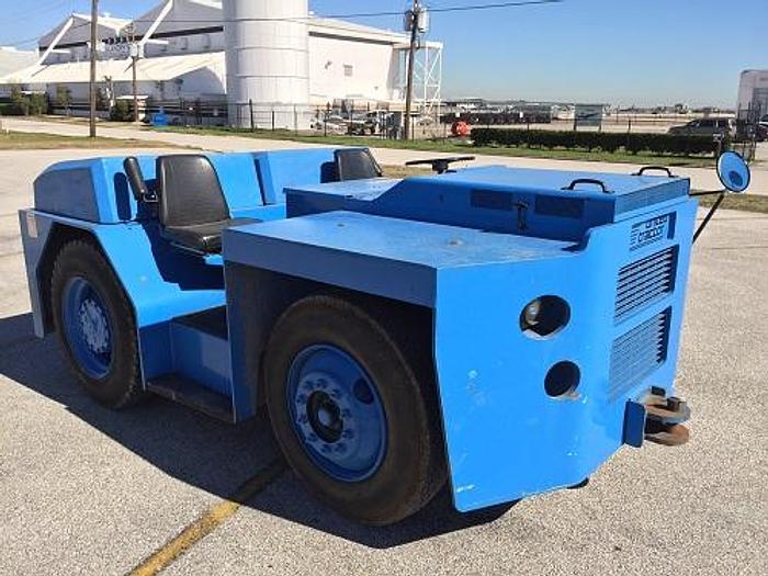Used 1990 United SM160 Pushback tow tractor.