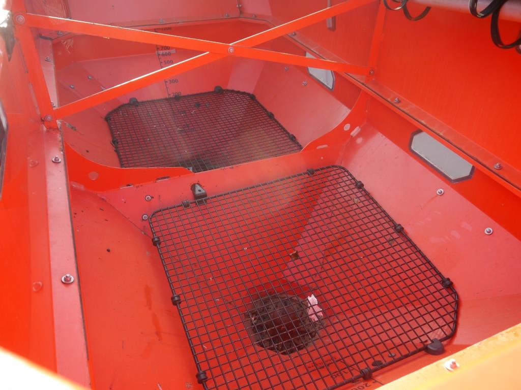 Used Kuhn Axis 40.1 W Fertiliser Spreader