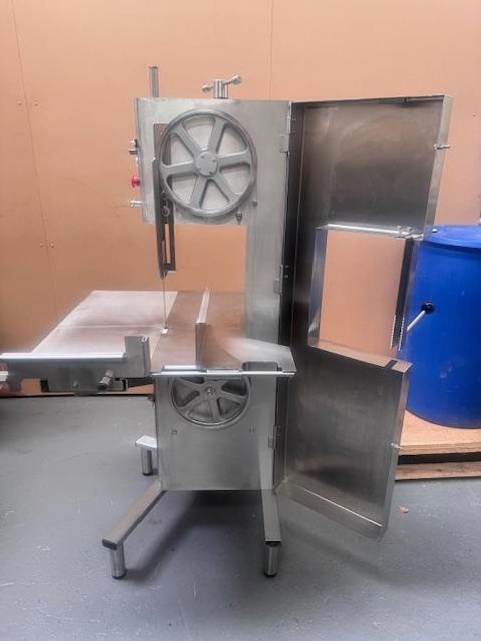 Used MEDOC STL350 Bandsaw