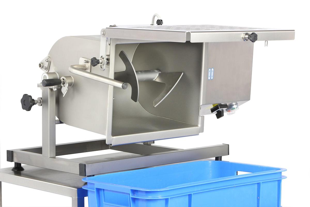 Omega MM30 Mixer