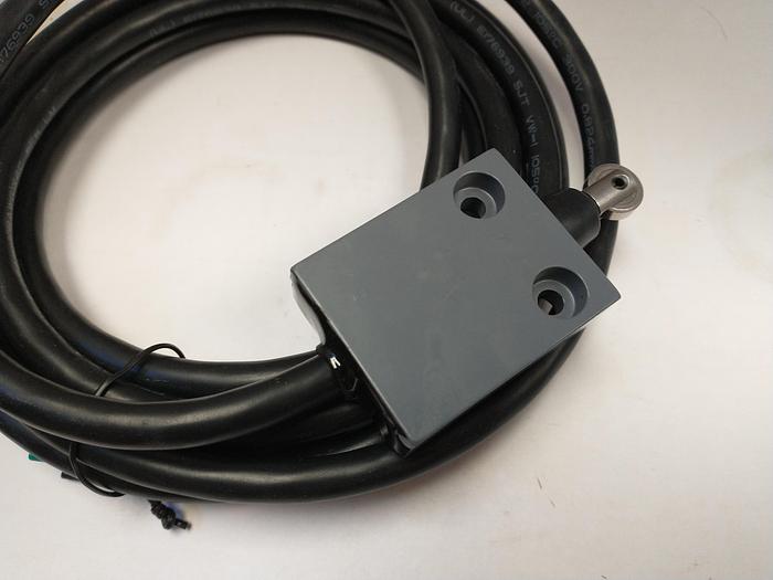 Dayton Limit Switch: SPDT, 10A @ 300V, 10A @ 300V Q300 Q300 Roller Plunger GH115