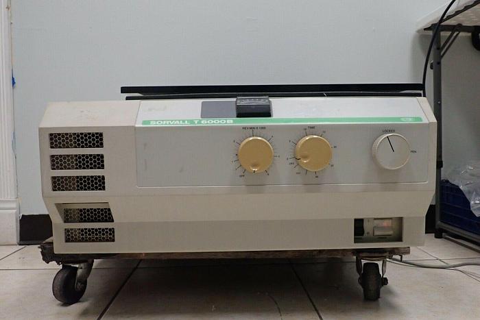 Used Du Pont Sorvall Model T6000B Benchtop Centrifuge with Rotor & Buckets
