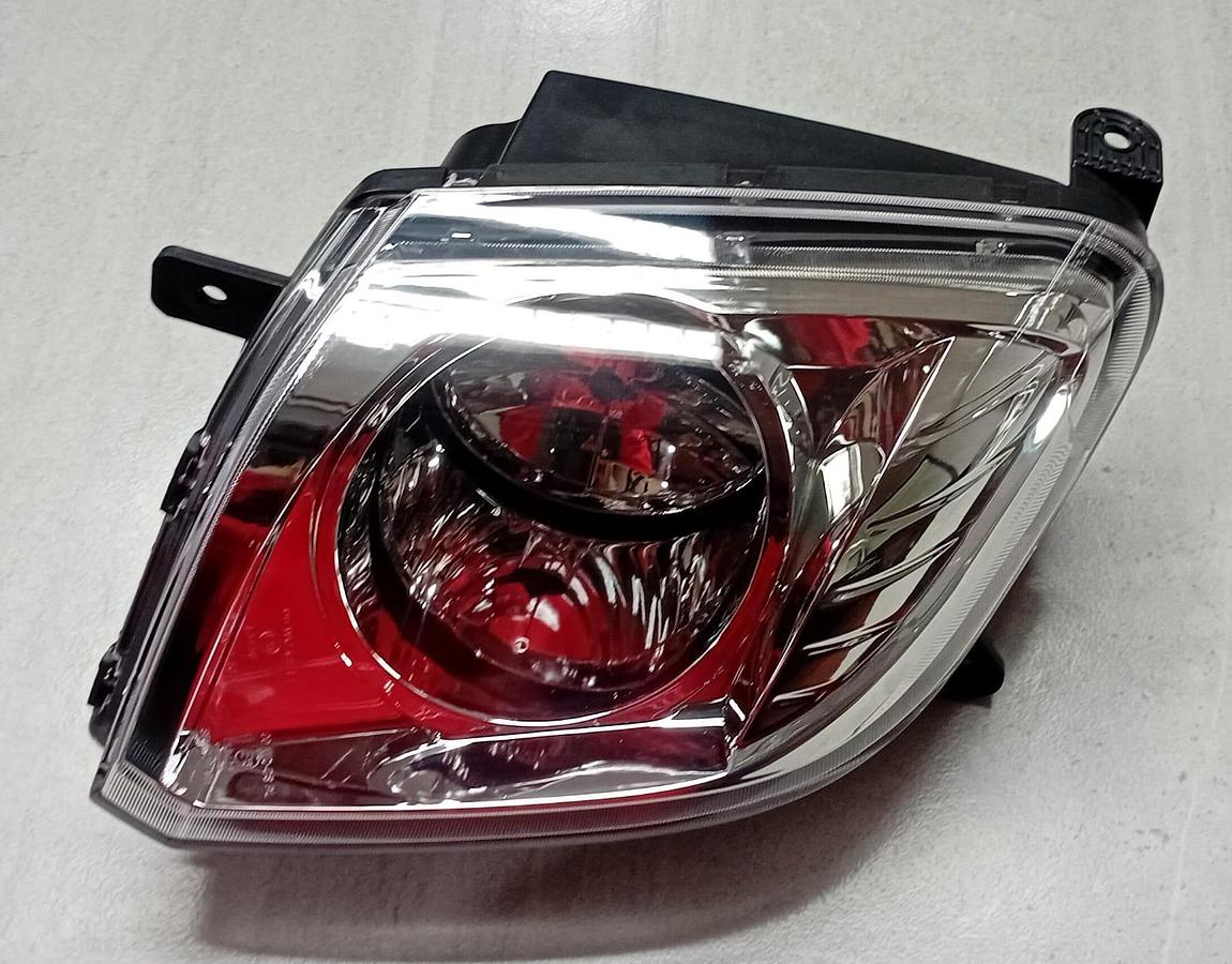Ensamble de faro derecho original (OEM) para tractores de la marca Kioti