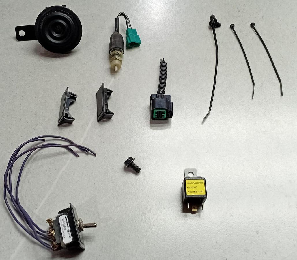 BRACKET ASSY, WASHER LIQUID TANK KIOTI
