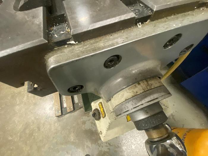 Used Microcut 837 Manual Turret Milling Machine