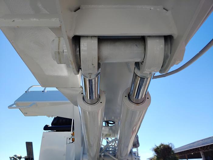 Used Terex Commander C4047 Digger Derrick on 2016 Freightliner M2 106 Reg Cab Utility Truck – G2173