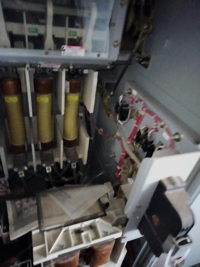 Used GENERAL ELECTRIC LIMITAMP CR194A118A2 300 HP CONTROLLER W/ DRAW-OUT AIR-BREAK CONTACTOR  THREE UNITS