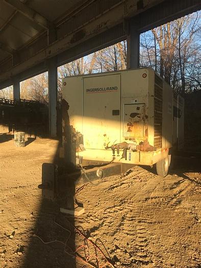 Used 1999 Ingersoll-Rand 1070 cfm / 350 psi Air Compressor