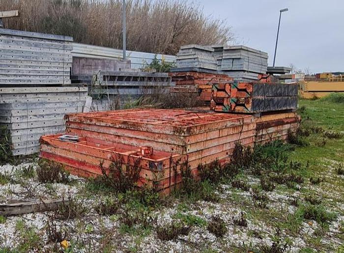 Usato CASSEFORME PER BLINDAGGIO SCAVI, PERI modello Maximo