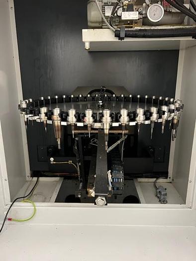 Usato CENTRO ALTA VELOCITÀ COMPLETO DI CARICO E SCARICO PEZZO E PALLET