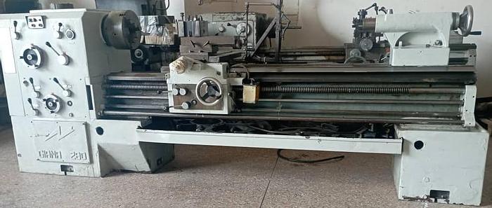 Used Giana 280 Lathe Machine