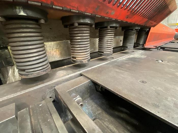 Used 2006 Durma SB3013 Guillotine Shears