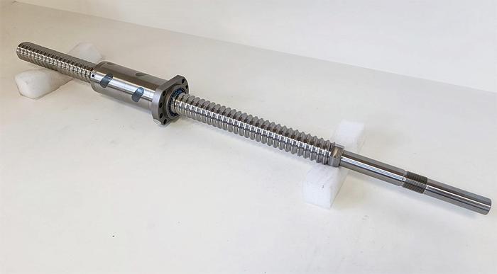 Geschliffener Präzisions Kugelgewindetrieb, D40 mm, 860 mm, Steinmeyer, neu