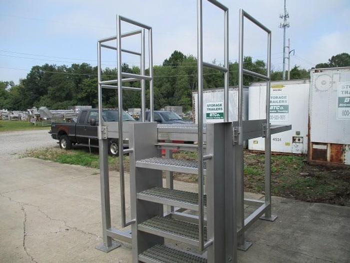 Used Work Platform, Stainless Steel, 3'Wx5' 8"L, Vertical Stairs