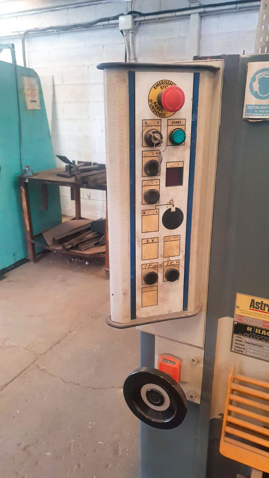 Used Haco TS 30006 - Guillotine - 2000