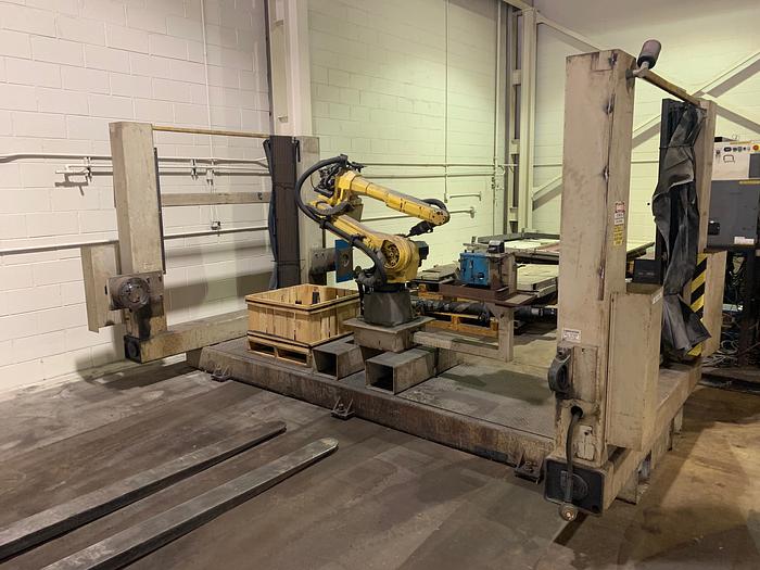Used GENESIS VERSA 2G DUAL TRUNNION MIG WELDING CELL YR.1998 W/FANUC ARCMATE 120IC/10L ROBOT YR. 2008