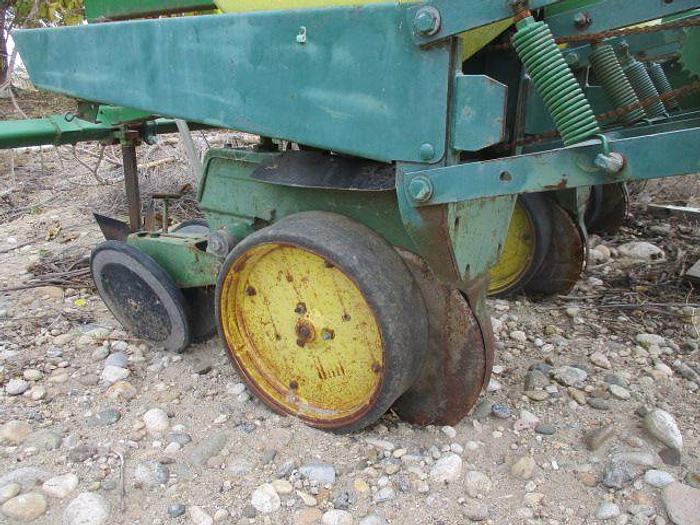 Used 7R30 John Deere 7100 Pick Planter