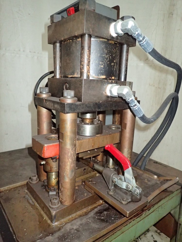Used Hydraulic Cut-Off Press