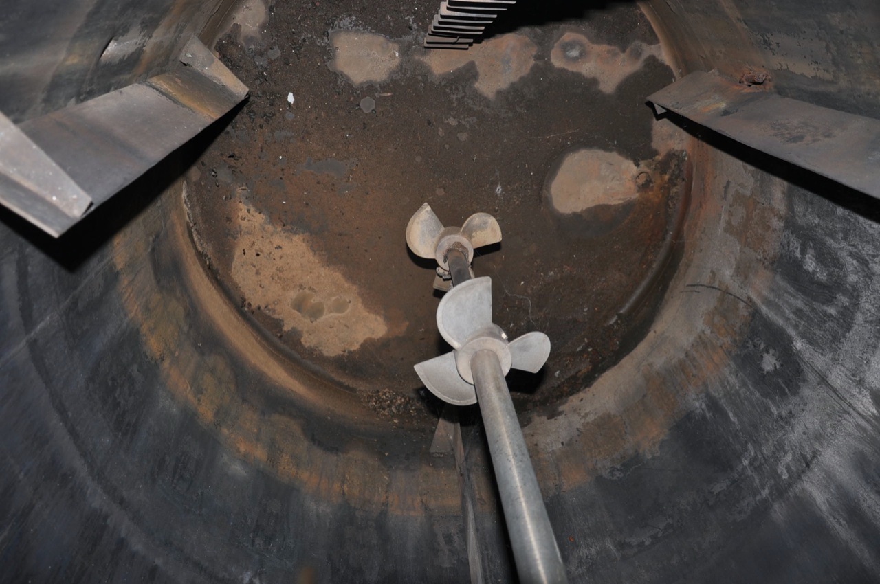 Usato Miscelatore liquidi NICOLA E ALBIA da 2000 Litri