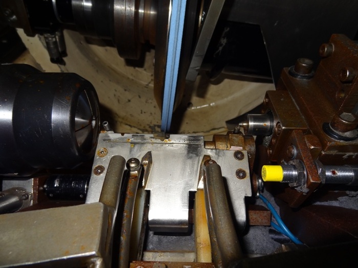 Used DRAKE MODEL GSTE 636 CNC THREAD GRINDER FANUC 18i-M