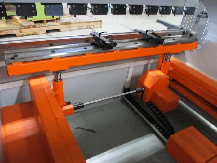 Used 110 TON X 103", 2017 ERMAK FALCON 8.53 X 110, CNC PRESS BRAKE