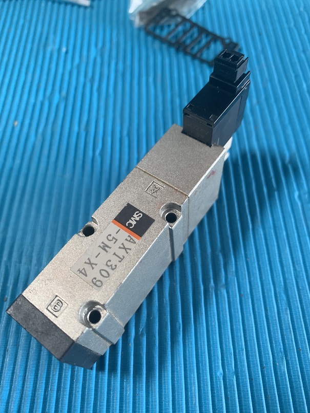 Used SMC Solenoid Valve AXT309-5M-X4