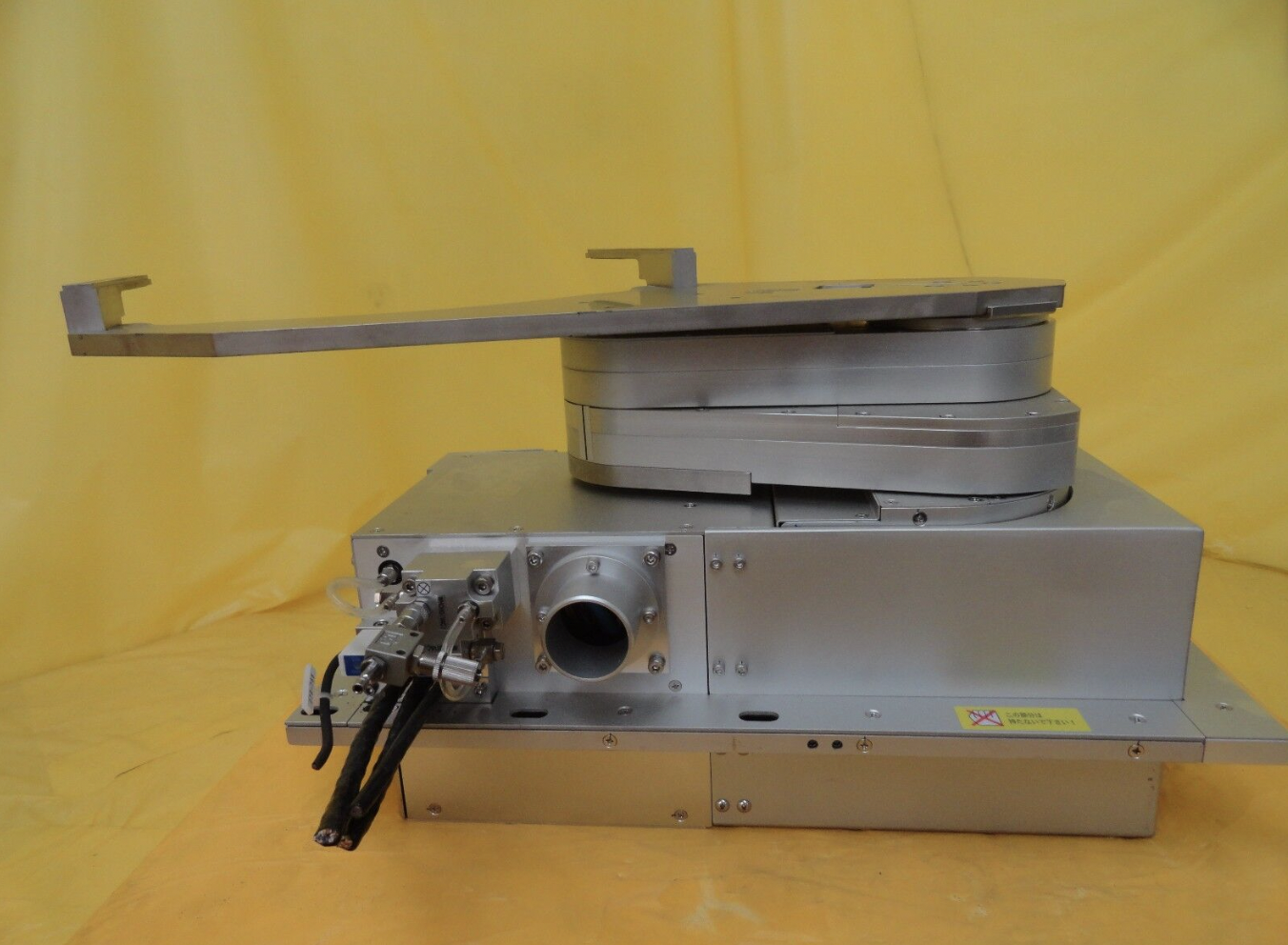 Used Kawasaki NS110C-B001 Chuckbot Robot 4K192-238-4 NSR-S307E 300mm DUV As-Is