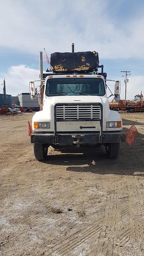 Used 2000 INTERNATIONAL-IHC 4900 Series Tandem Axle Deck Truck