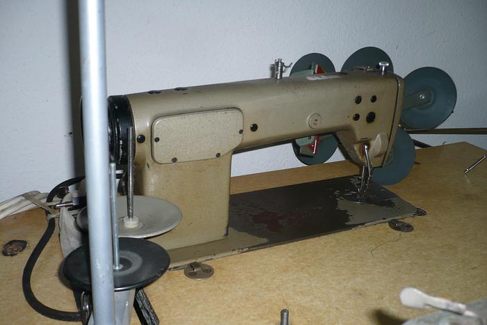 Gebraucht Steppstichmaschine mit Nadeltransport BROTHER Kl. DB2 B 755 1.0