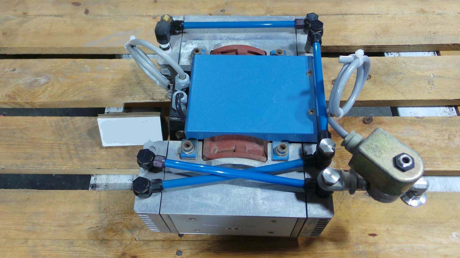Used ABM Vacuubrand 4EKGF63CX-4 Pump, 4EKGF63CX-4 / 230V / 50~60Hz / 0,18kW / Diaphragm Vacuum Pump /