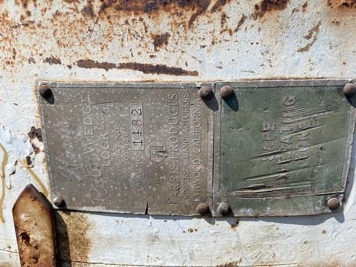 Used Harris Vertical Autoclave Retort