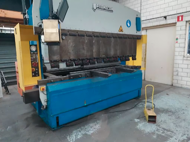 Used Promecam RG 3000 x 100 - Press Brake