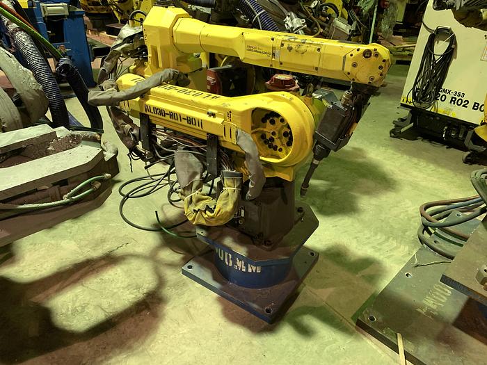 Used FANUC ARCMATE 120iC/10L 6 AXIS CNC MIG WELDING ROBOT WITH R30iA CONTROLLER