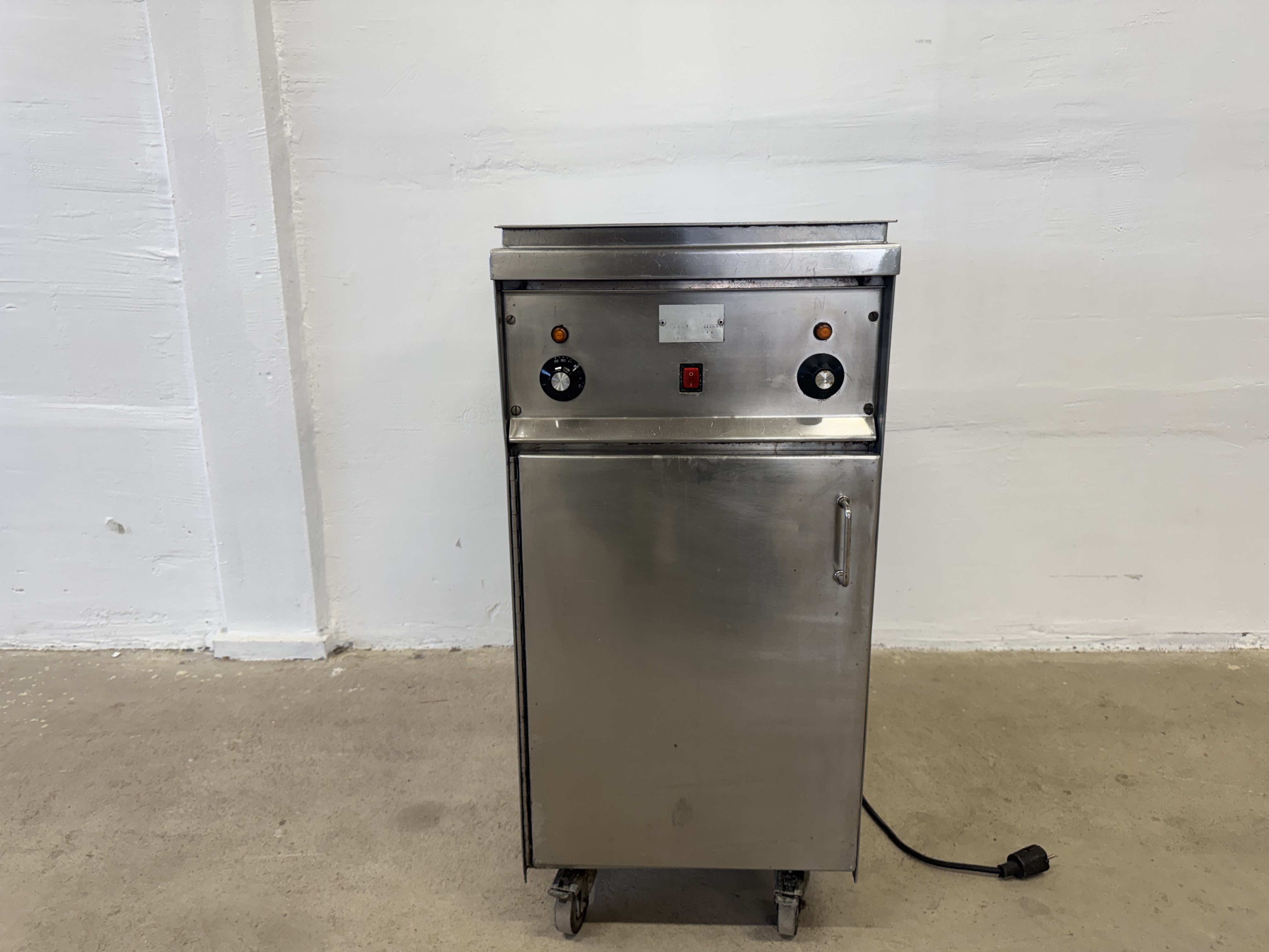 Used Värmeskåp på hjul #2816