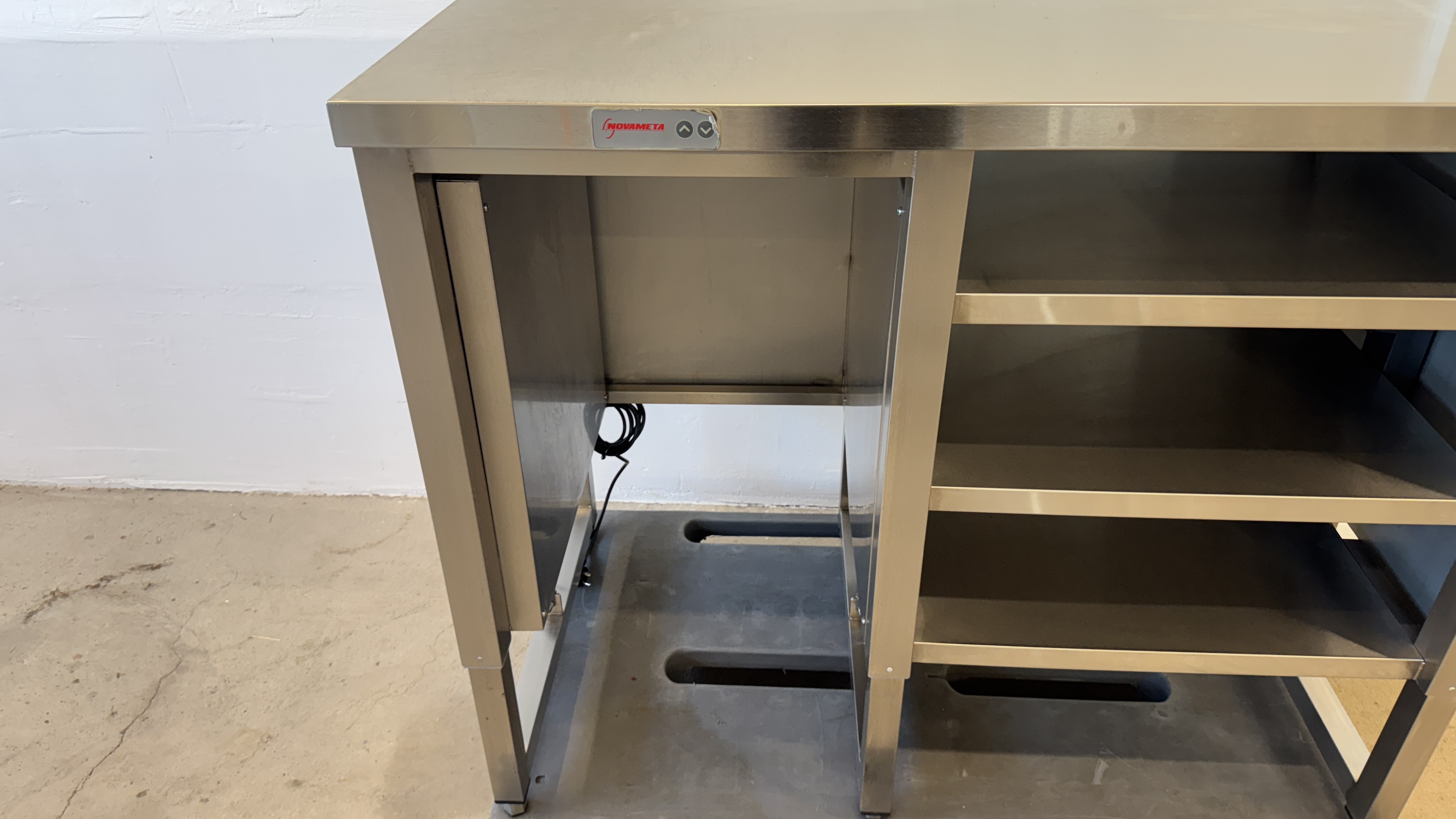 Used Höj och sänkbart bord 120x65cm #2683