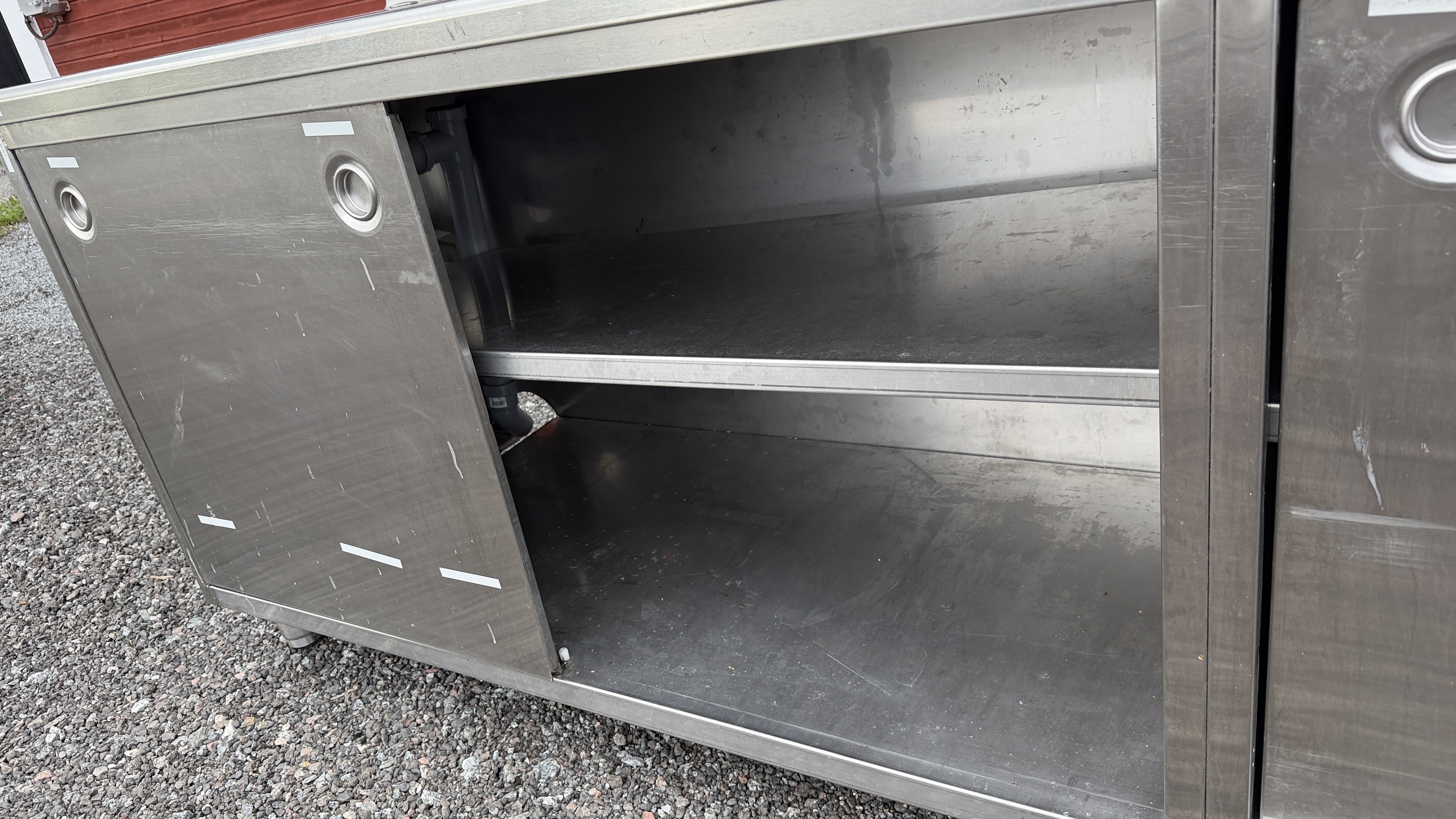 Used Arbetsbord med dörrar 280x70cm #10856