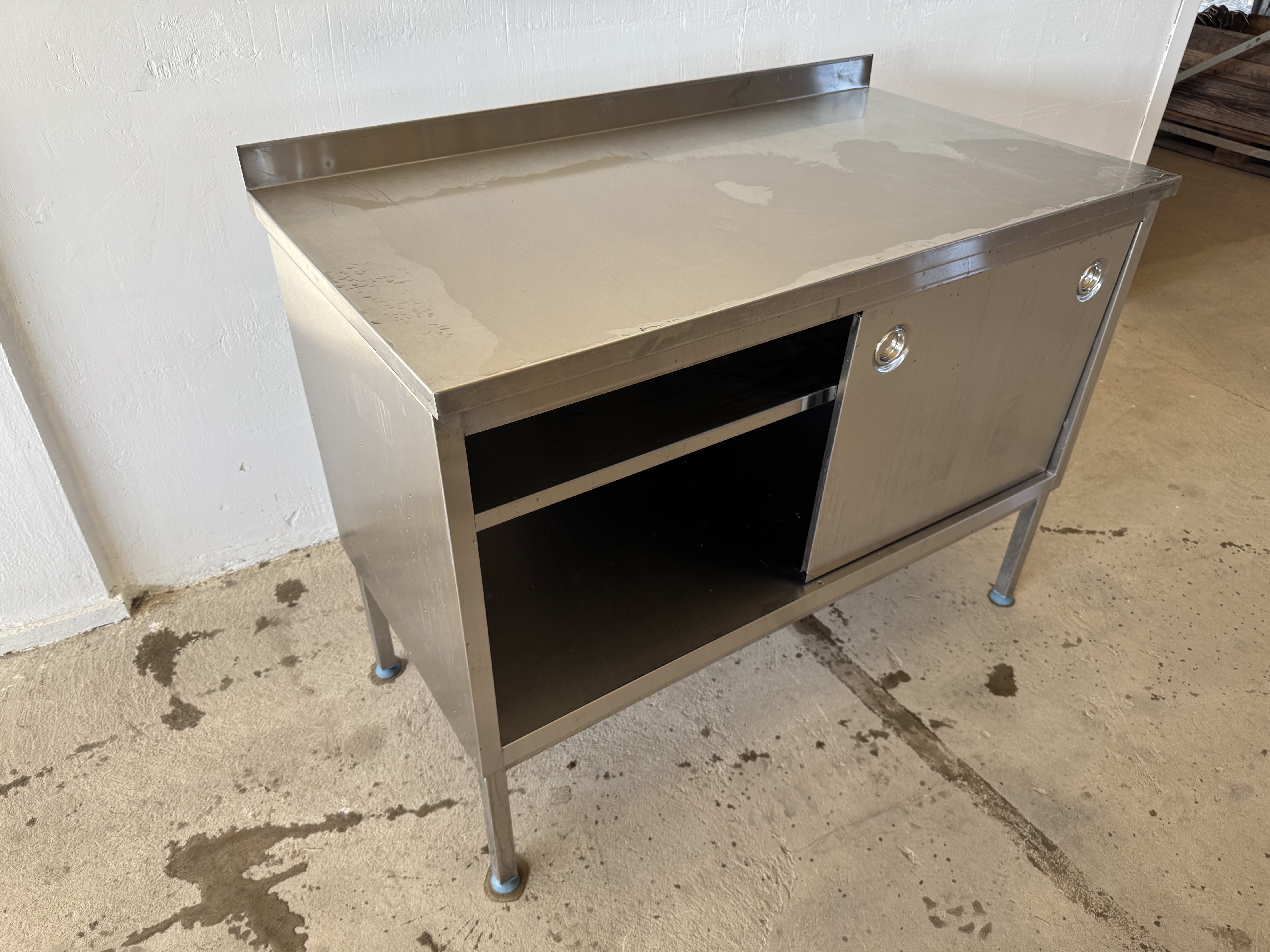 Used Skåp 120x65x89