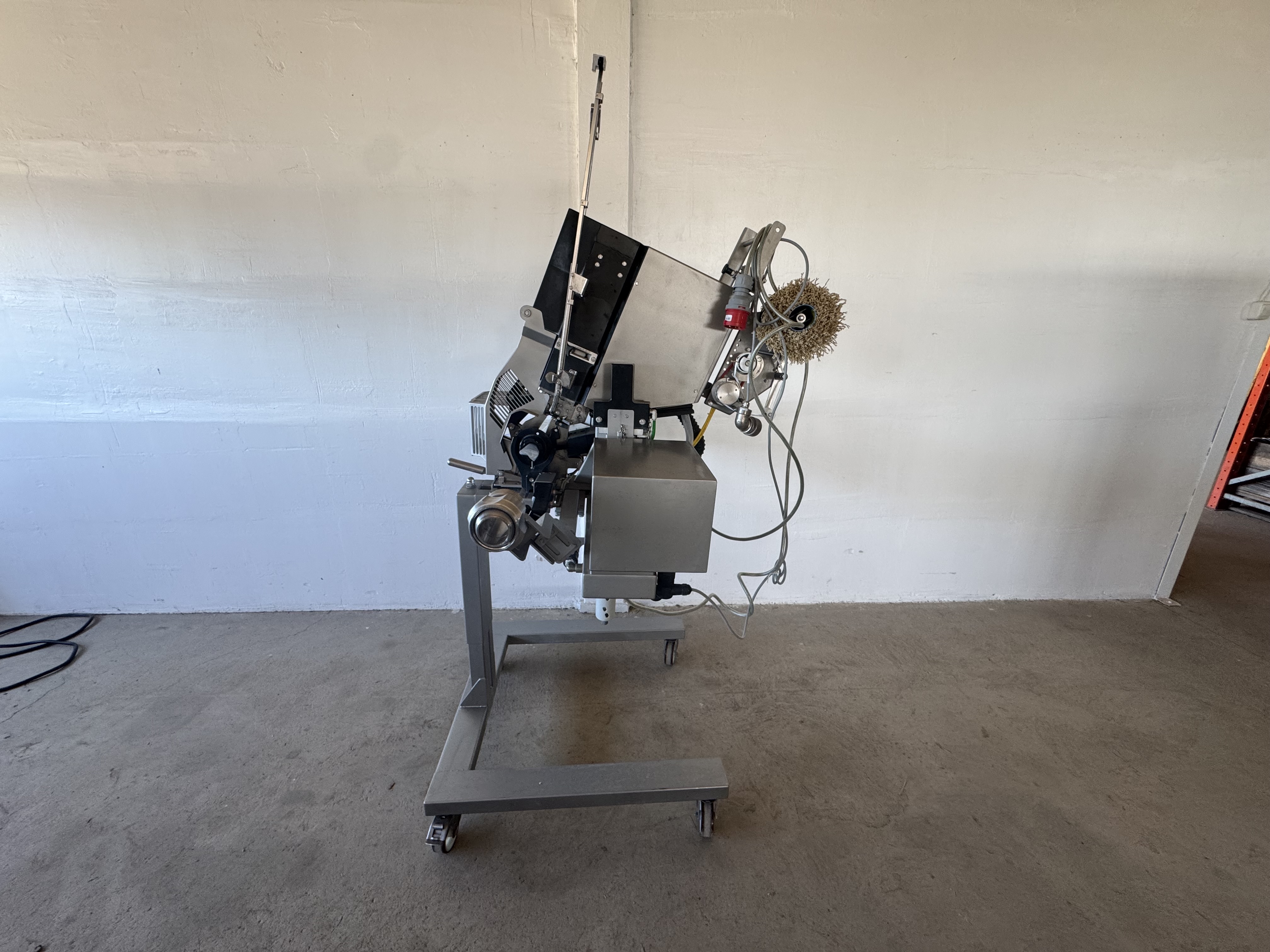 Used Poly-clip PDC-A 700 #2865