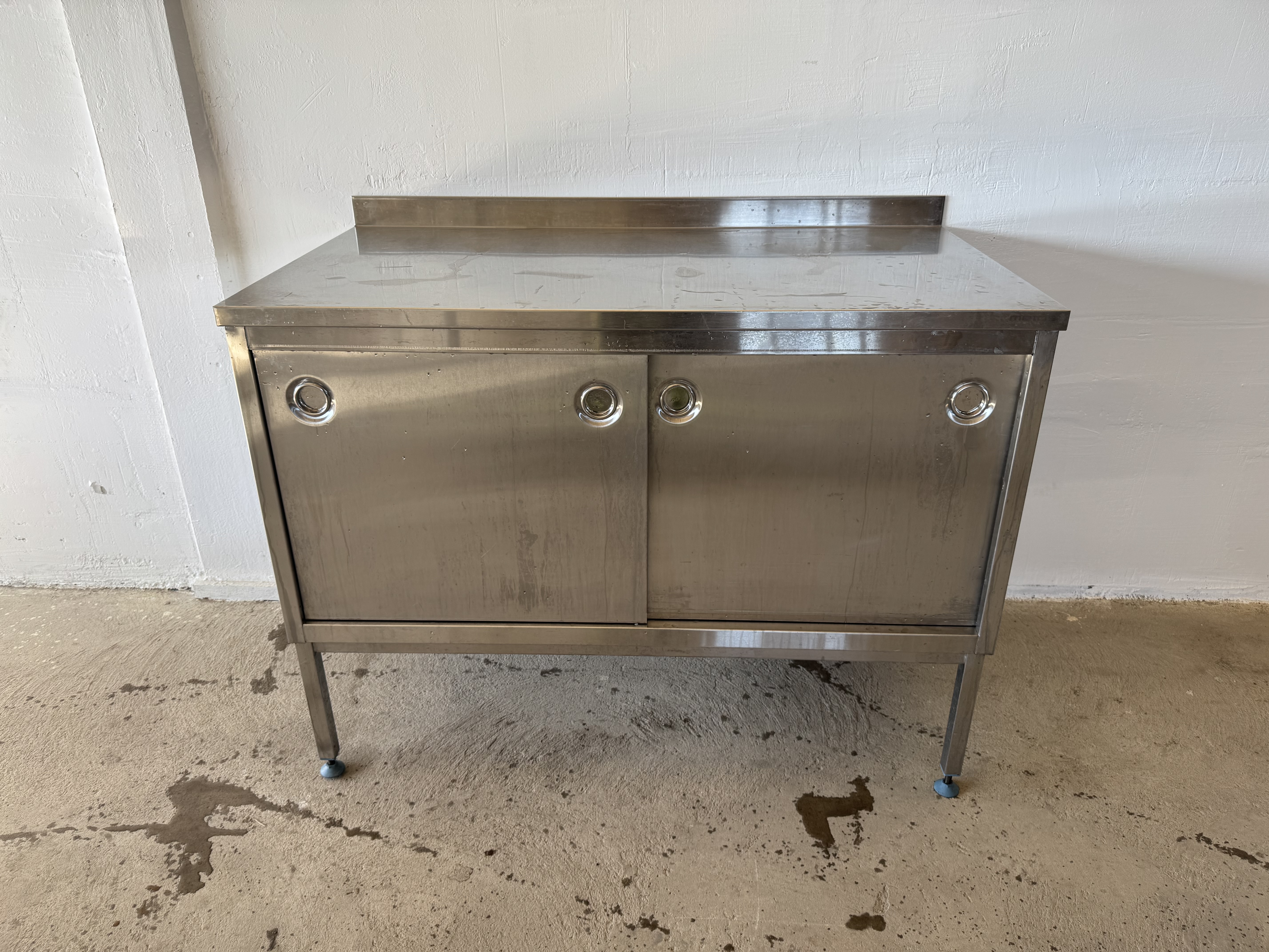 Used Skåp 120x65x89