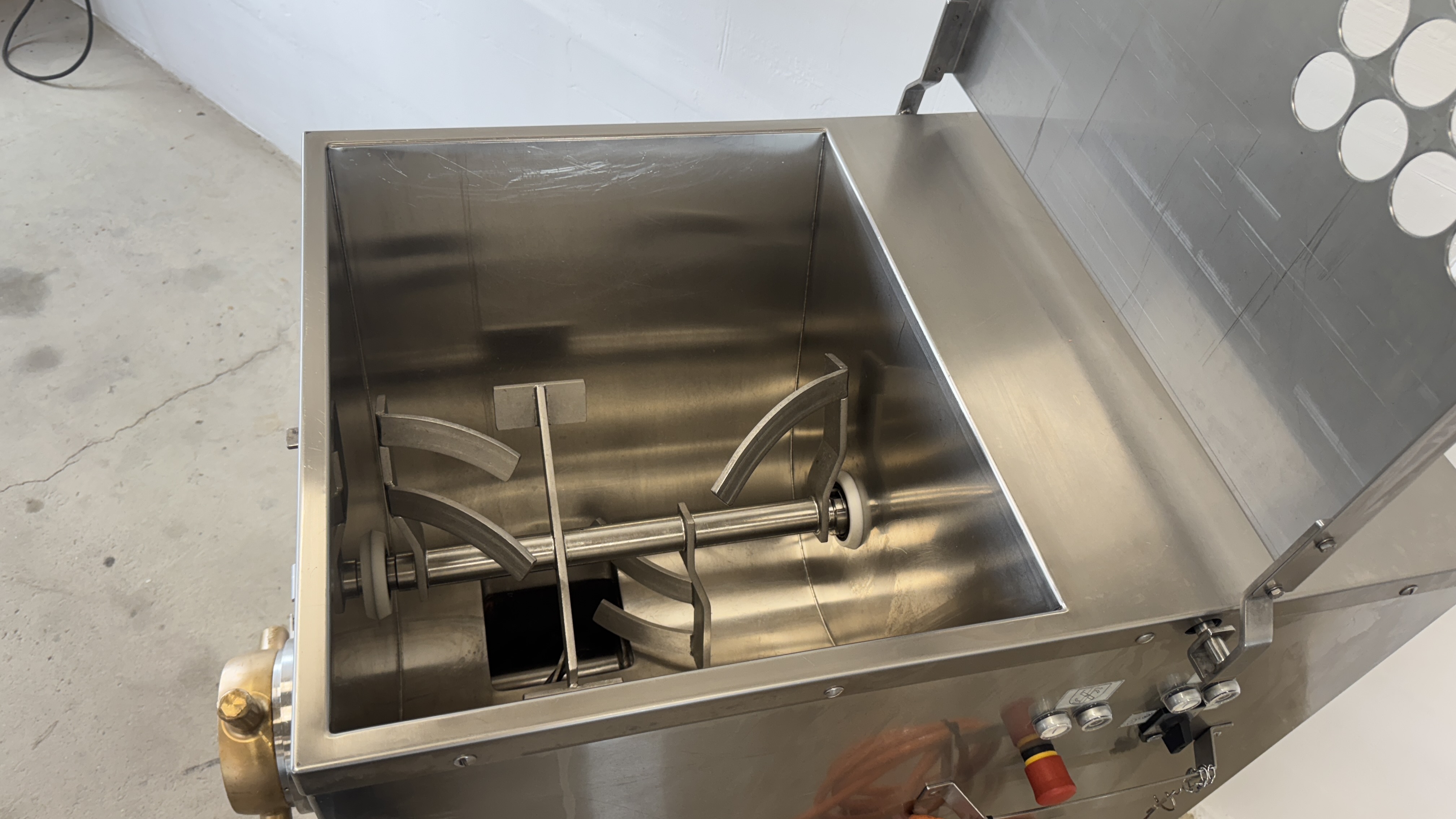 Used Blandarkvarn KT LM 130 #2639