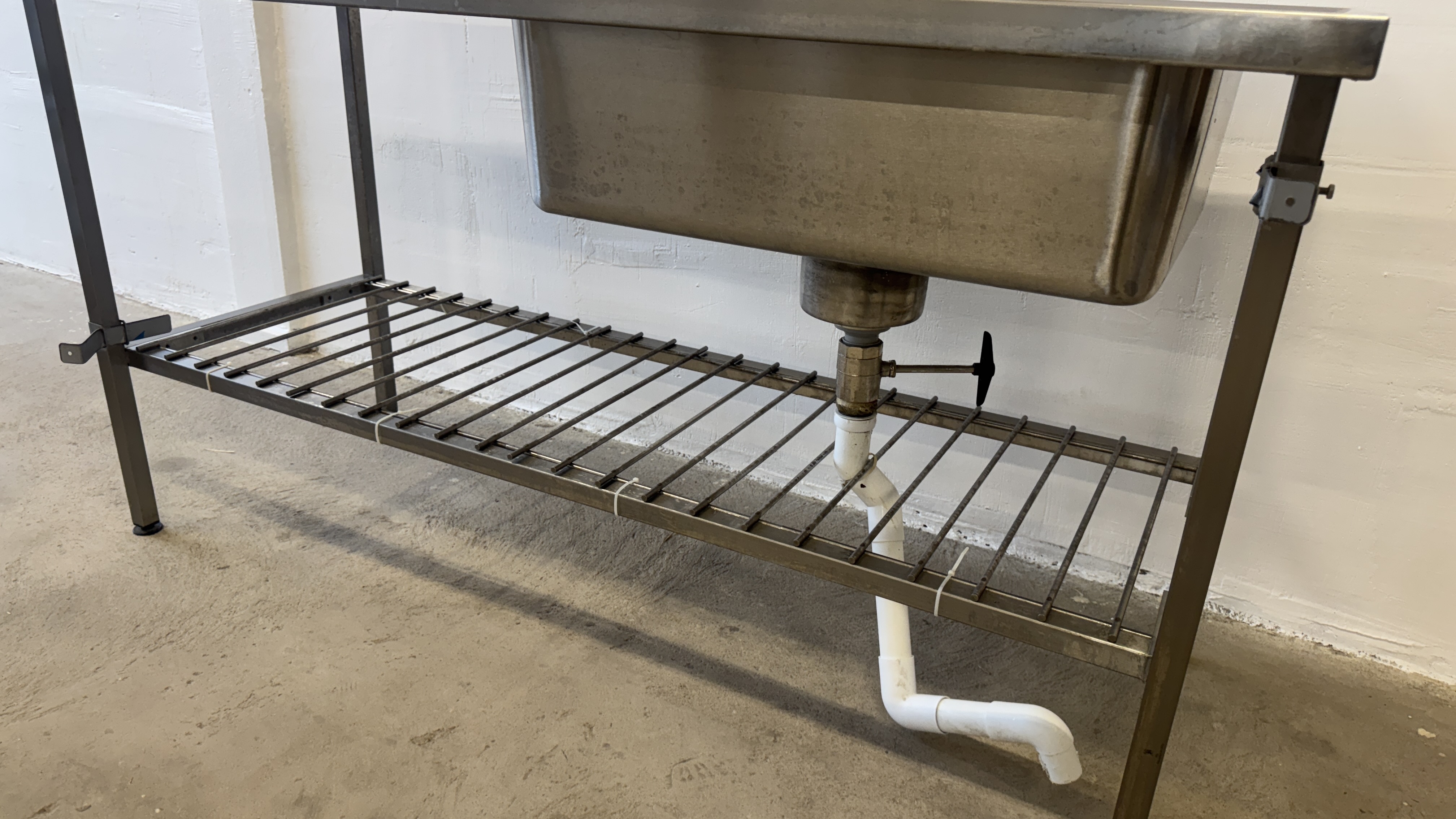 Used Diskbänk 160x65cm