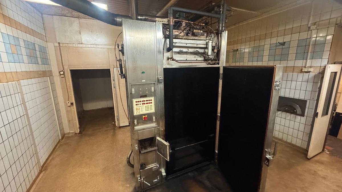 Used Rökskåp 110x120cm (befintligt skick, ska skrotas sista mars)