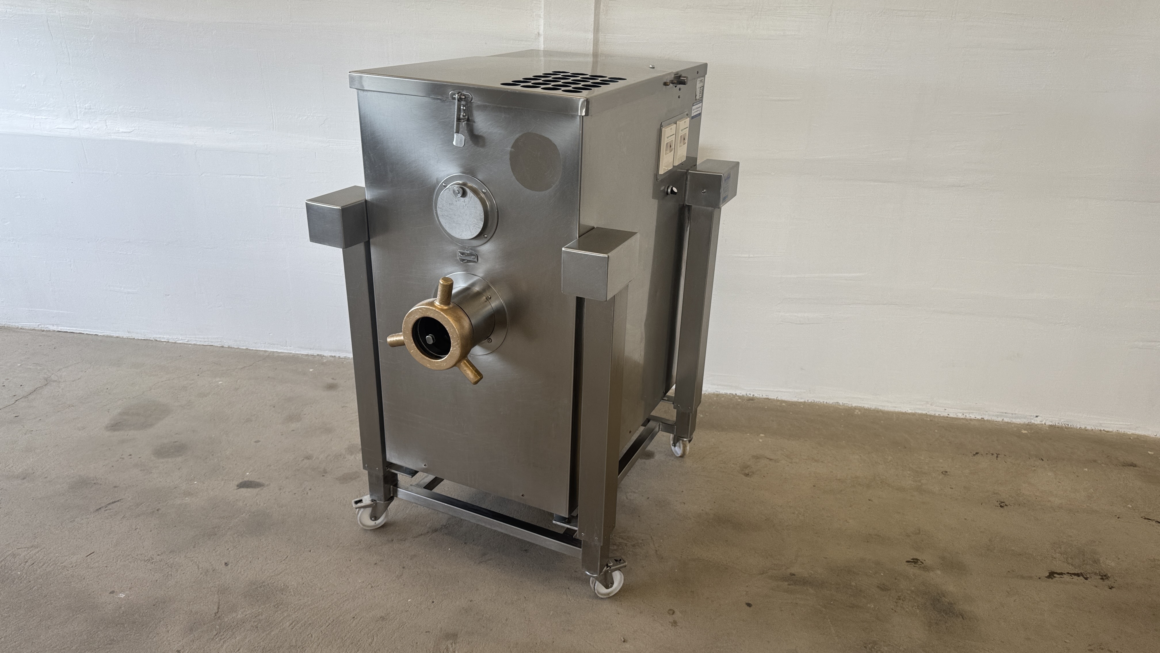 Used Blandarkvarn KT LM 130 med lyft #2643