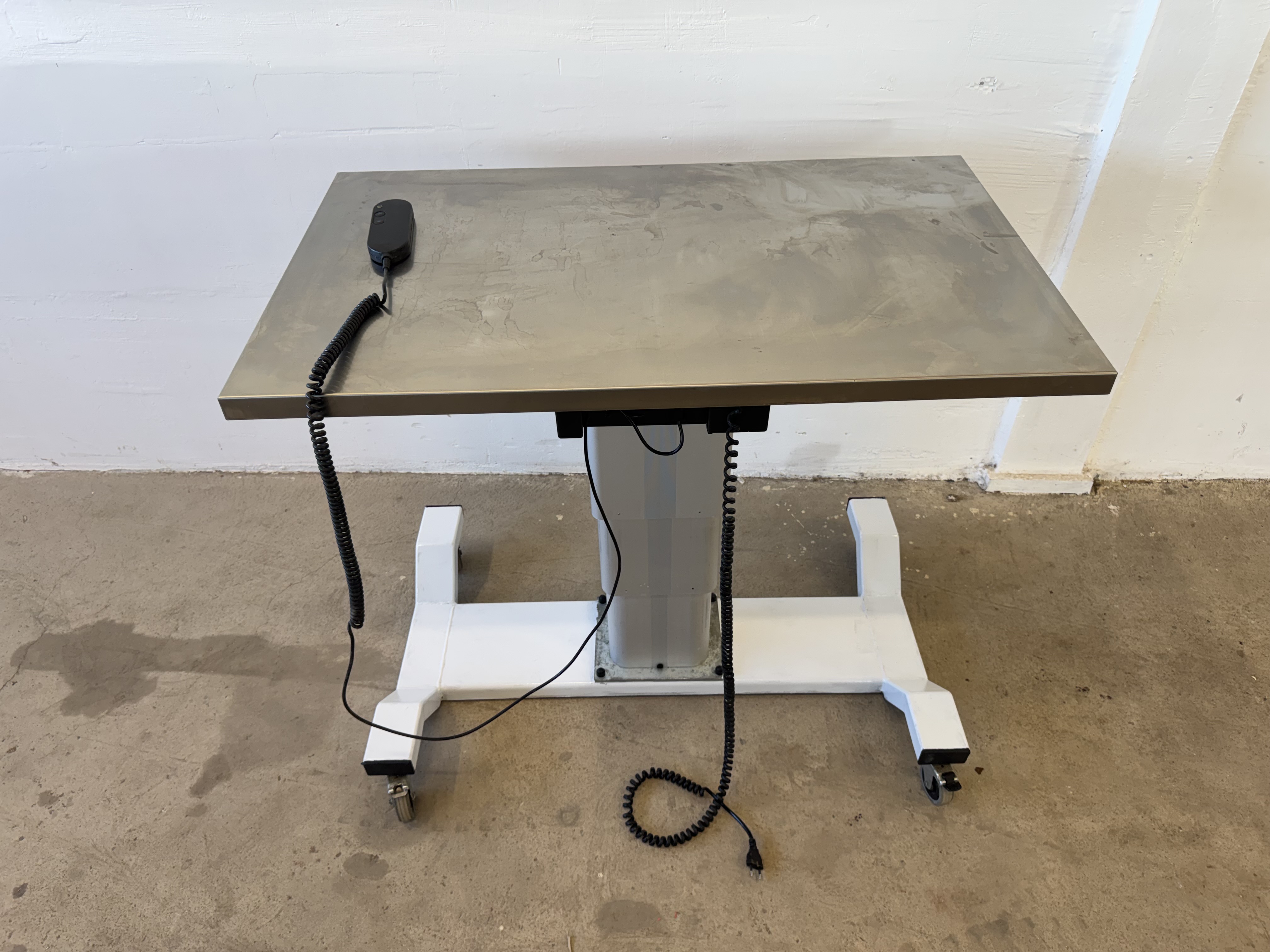 Used Höj och sänkbart bord Constella 60*100 #2924